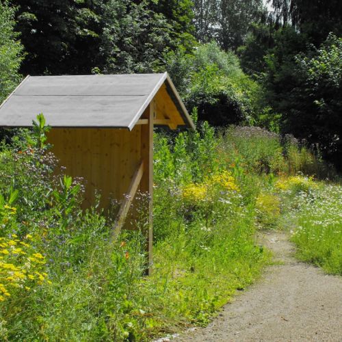 Bienenhotel Okriftel.JPG