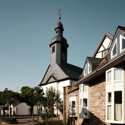 Ev. Matthaeuskirche Okriftel.jpg